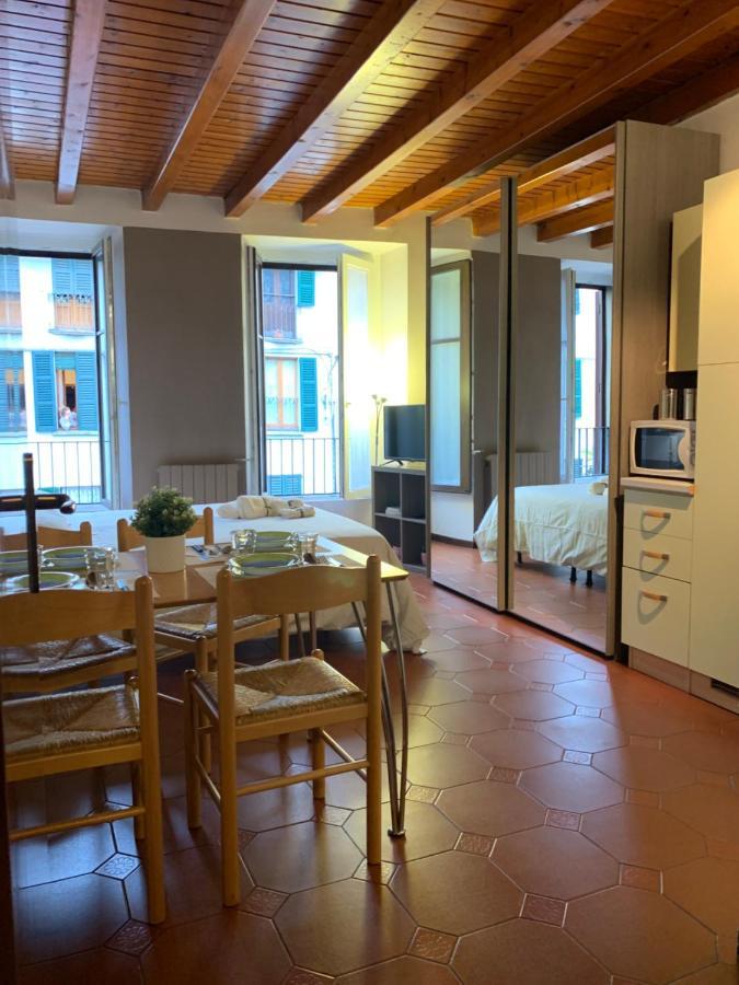 Studio Apartment Una Finestra Su Como Exterior foto